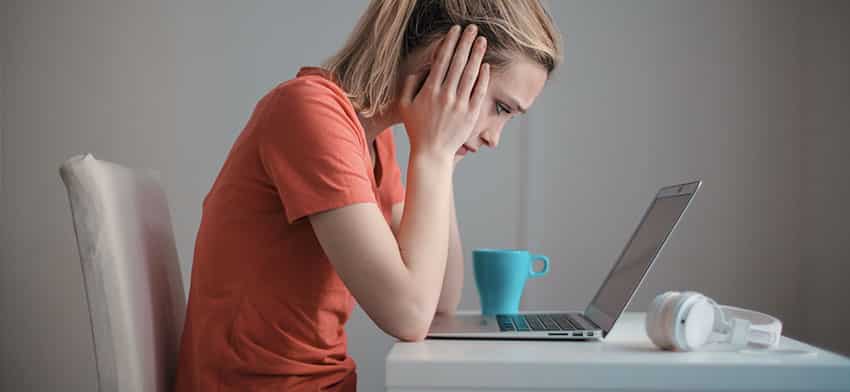 the benefits of online counselling woman laptop